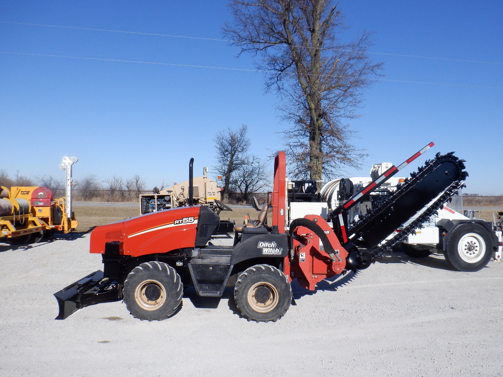 USED 2004 DITCH WITCH RT55 RIDE-ON TRENCHER EQUIPMENT #3693