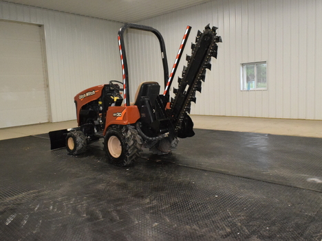 USED 2015 DITCH WITCH RT30 RIDE-ON TRENCHER EQUIPMENT #3765-3