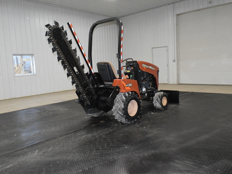 USED 2015 DITCH WITCH RT30 RIDE-ON TRENCHER EQUIPMENT #3765-6