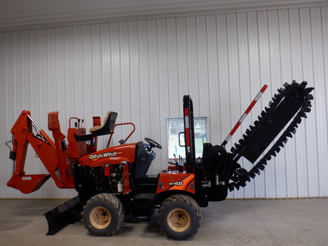 USED 2017 DITCH WITCH RT45 RIDE-ON TRENCHER EQUIPMENT #3817-1