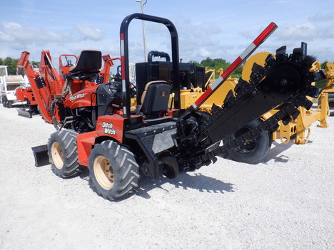 USED 2005 DITCH WITCH RT36 RIDE-ON TRENCHER EQUIPMENT #3823-3
