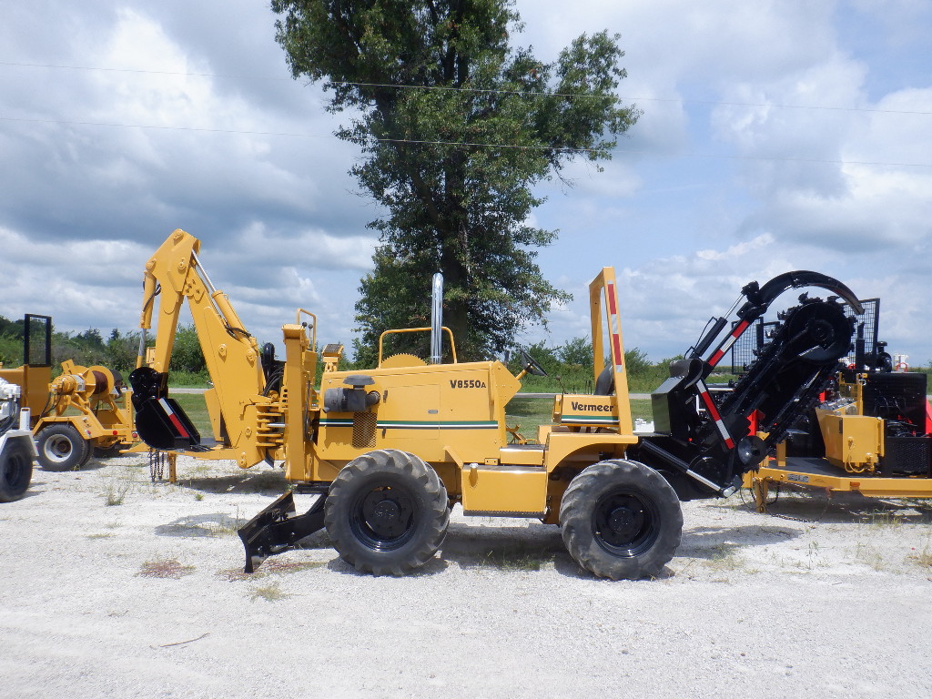 USED 1999 VERMEER V8550A RIDE-ON TRENCHER EQUIPMENT #3829