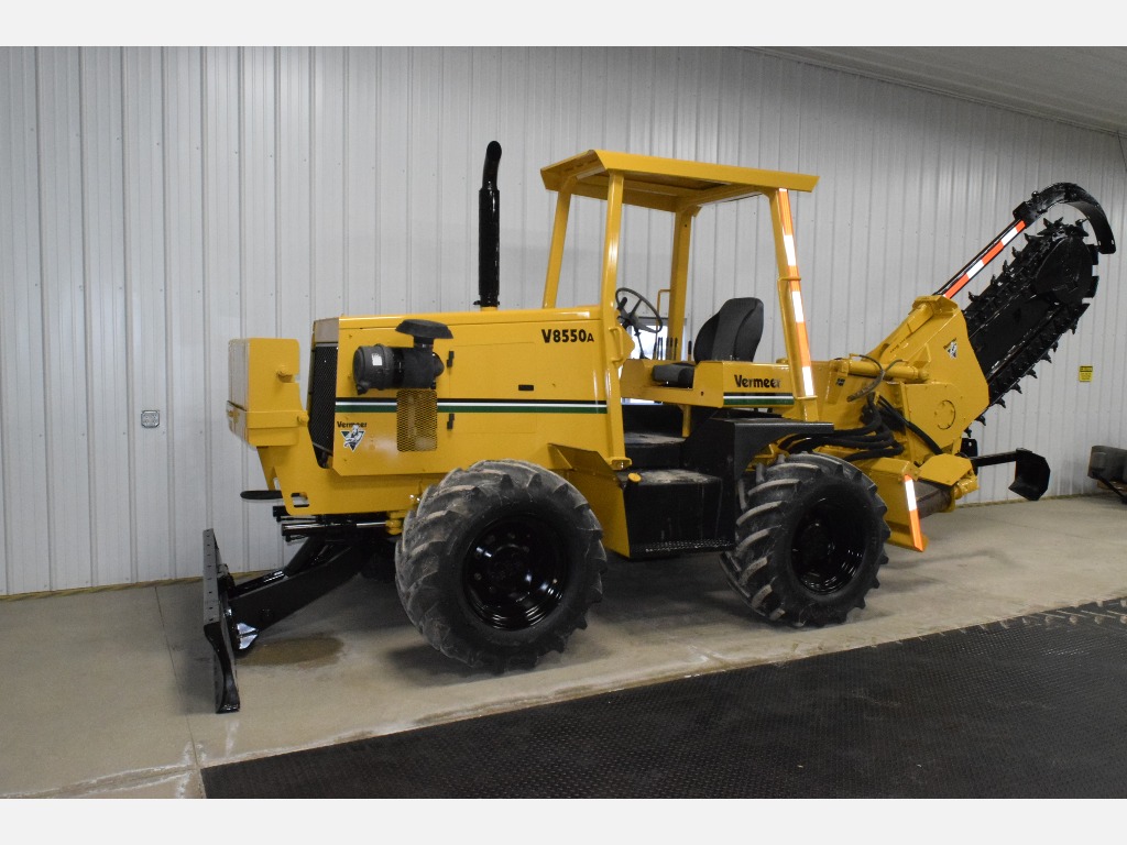 USED 2001 VERMEER V-8550A RIDE-ON TRENCHER EQUIPMENT #3919