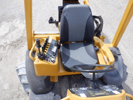 USED 2011 VERMEER RTX550 RIDE-ON TRENCHER EQUIPMENT #3924-11
