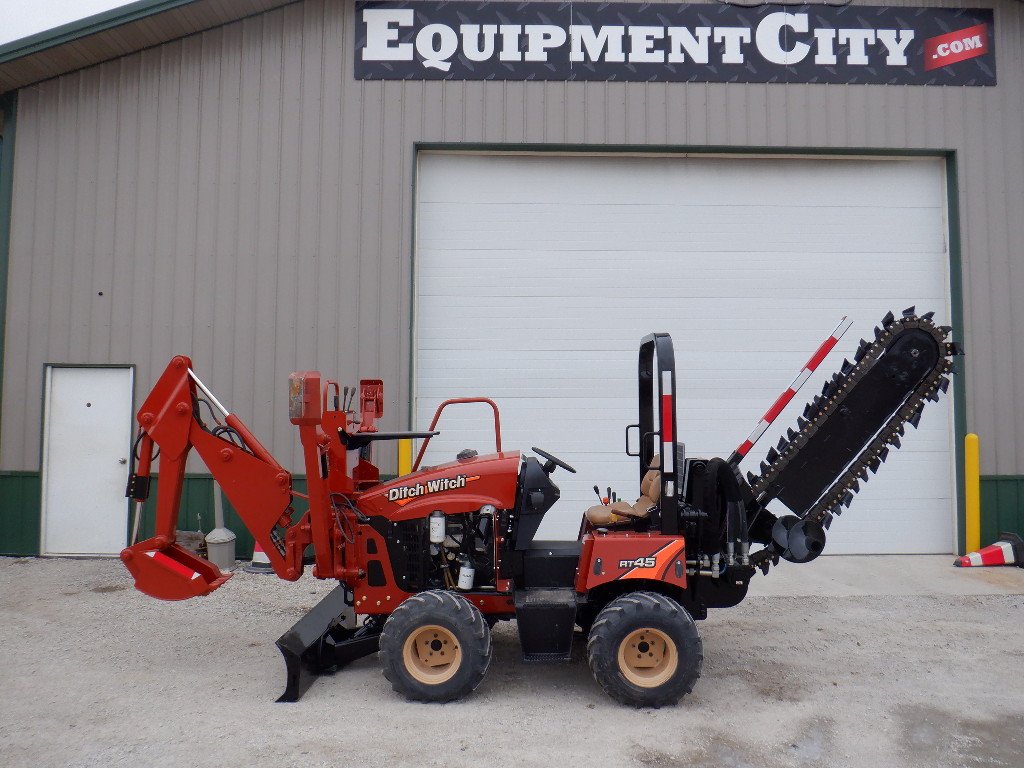 USED 2015 DITCH WITCH RT45 RIDE-ON TRENCHER EQUIPMENT #3946
