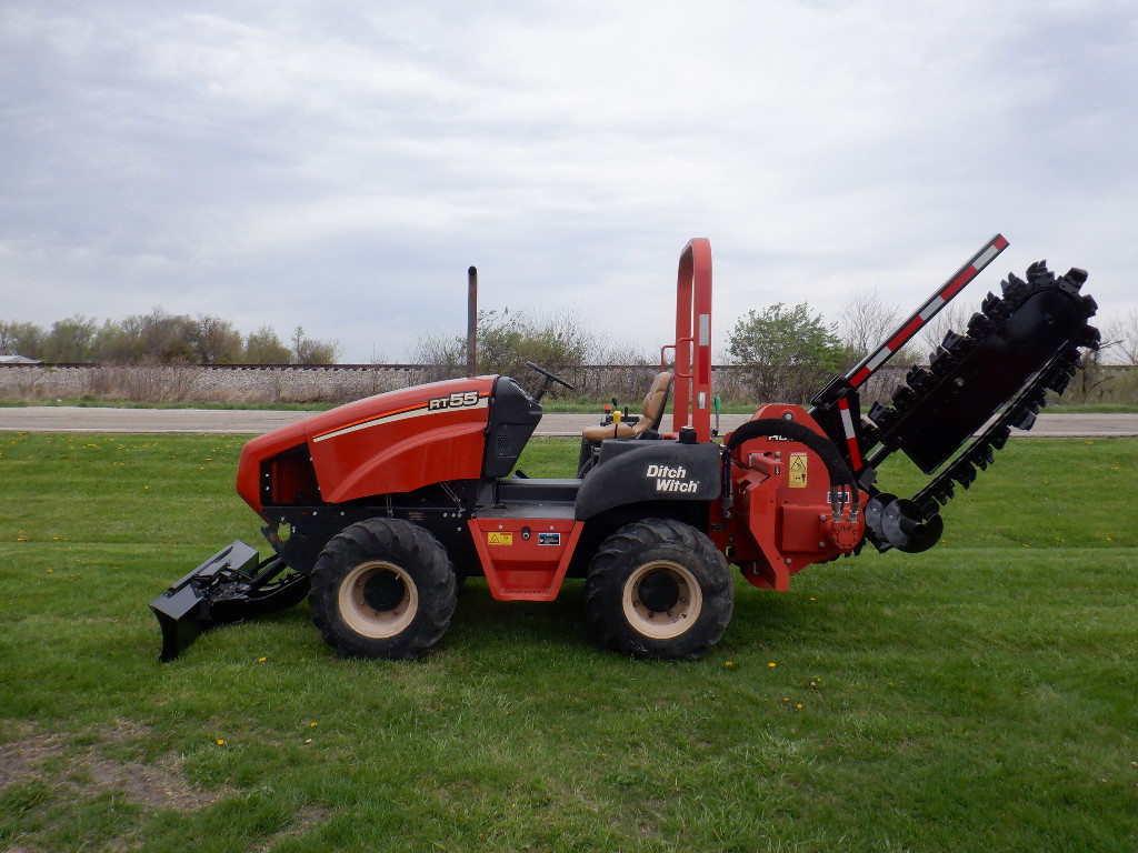 USED 2014 DITCH WITCH RT55 RIDE-ON TRENCHER EQUIPMENT #3973
