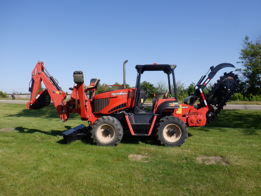USED 2015 DITCH WITCH RT100 RIDE-ON TRENCHER EQUIPMENT #4009