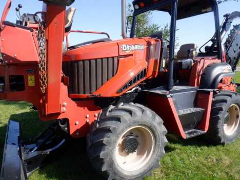 USED 2015 DITCH WITCH RT100 RIDE-ON TRENCHER EQUIPMENT #4009-10