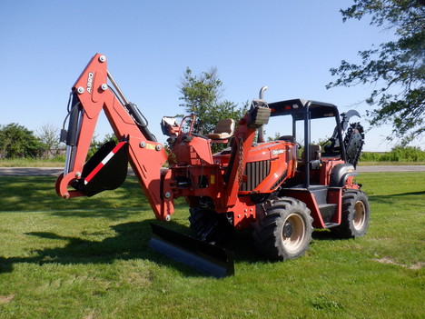 USED 2015 DITCH WITCH RT100 RIDE-ON TRENCHER EQUIPMENT #4009-2