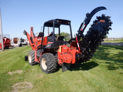 USED 2015 DITCH WITCH RT100 RIDE-ON TRENCHER EQUIPMENT #4009-3