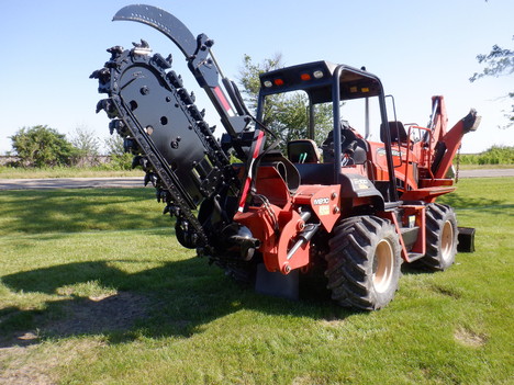 USED 2015 DITCH WITCH RT100 RIDE-ON TRENCHER EQUIPMENT #4009-6