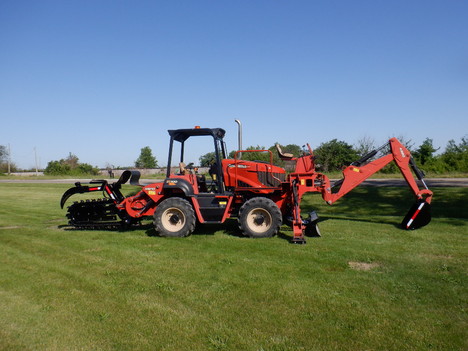 USED 2015 DITCH WITCH RT100 RIDE-ON TRENCHER EQUIPMENT #4009-8