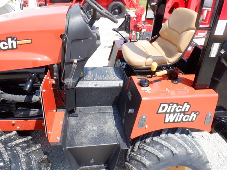 USED 2005 DITCH WITCH RT40 RIDE-ON TRENCHER EQUIPMENT #4016-3