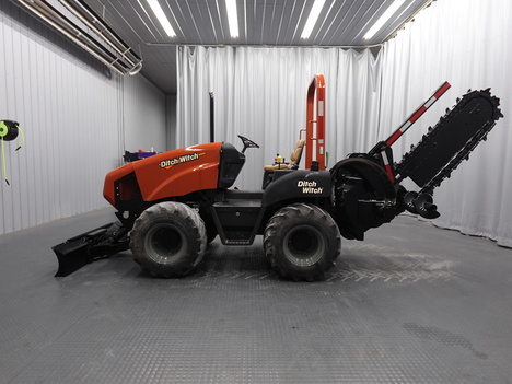 2015-ditch-witch-rt55-ride-on-trencher #4778