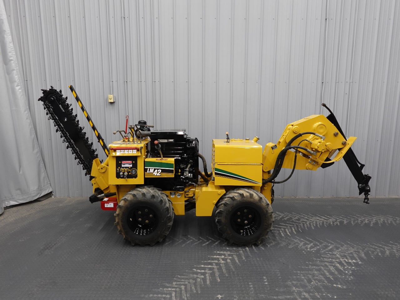 1999 VERMEER LM42 Walk-Beside Trencher - Vibratory Plow #1 1999 VERMEER LM42 Walk-Beside Trencher - Vibratory Plow #1