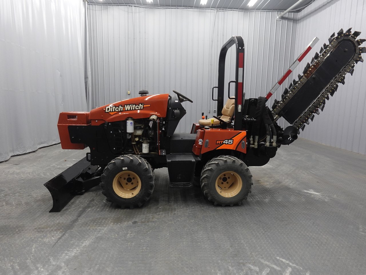 2016 DITCH WITCH rt45 Ride-On Trencher #1 2016 DITCH WITCH rt45 Ride-On Trencher #1