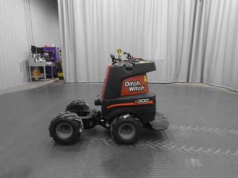 2021 DITCH WITCH ZAHN R300  #4821