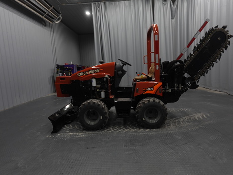 2018-ditch-witch-rt45-ride-on-trencher #4849