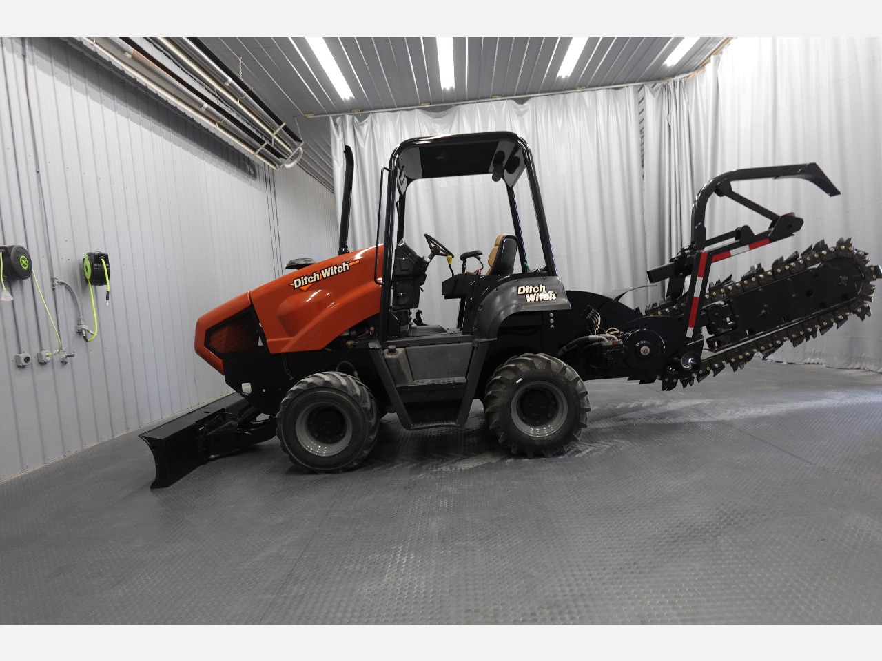 2004 DITCH WITCH RT75 Ride-On Trencher - Vibratory Plow #1 2004 DITCH WITCH RT75 Ride-On Trencher - Vibratory Plow #1