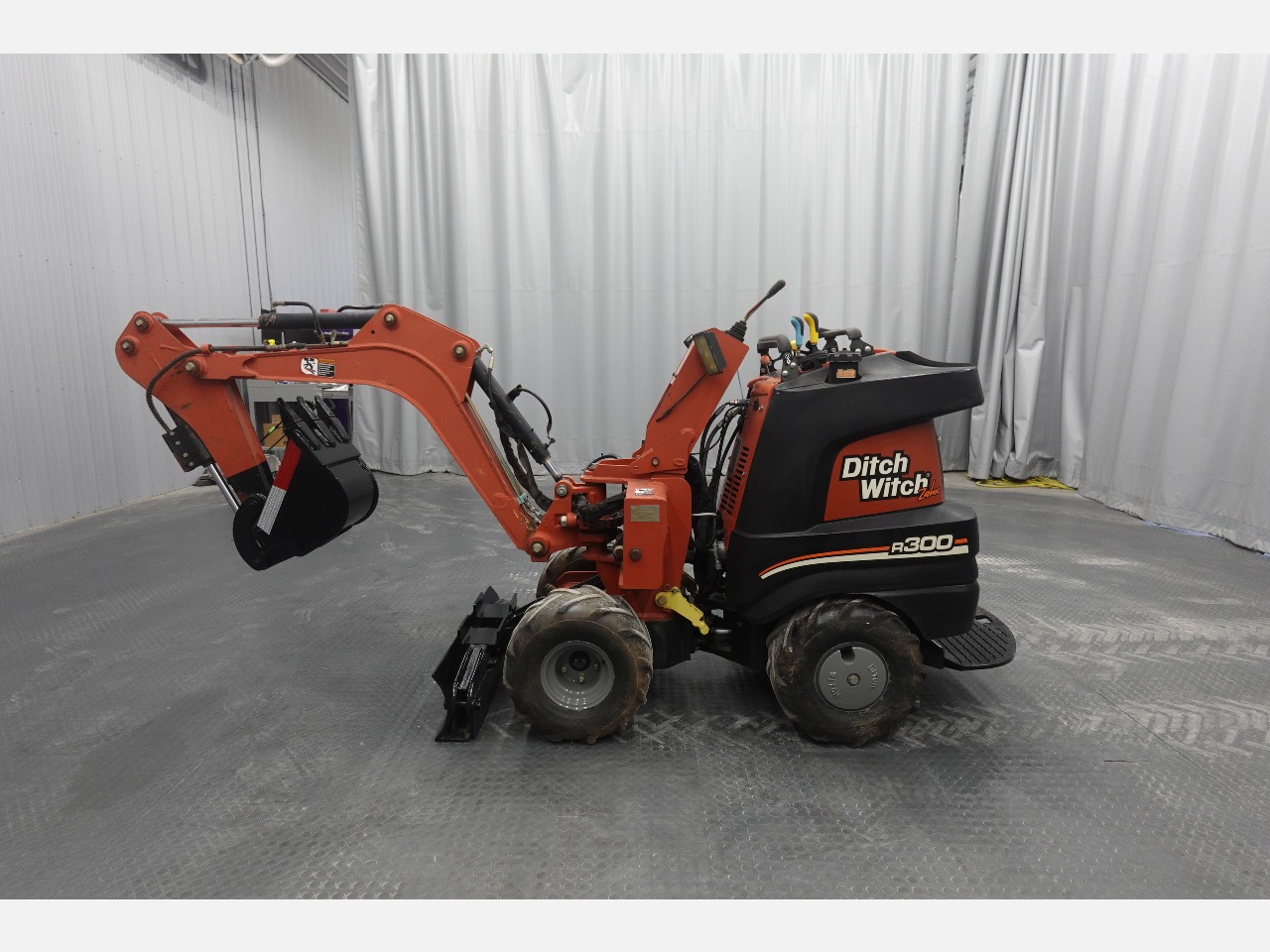 2008 DITCH WITCH ZAHN R300 Walk-Beside Vibratory Plow #1 2008 DITCH WITCH ZAHN R300 Walk-Beside Vibratory Plow #1