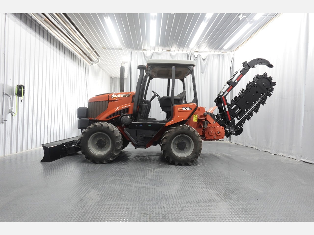 2016 DITCH WITCH RT105M Ride-On Trencher #1 2016 DITCH WITCH RT105M Ride-On Trencher #1