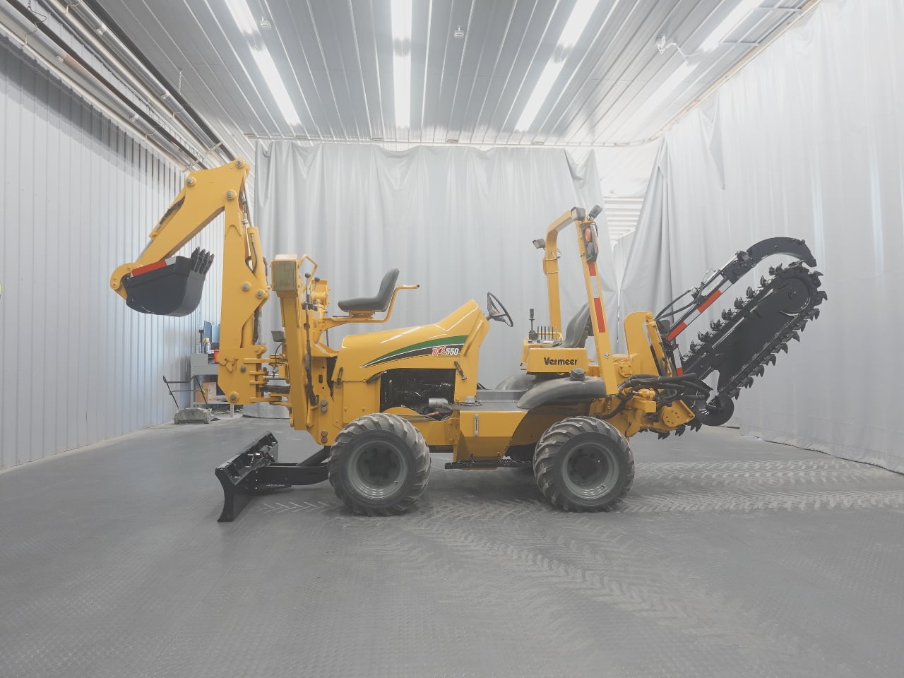 2012 VERMEER RTX550 Ride-On Trencher #1 2012 VERMEER RTX550 Ride-On Trencher #1