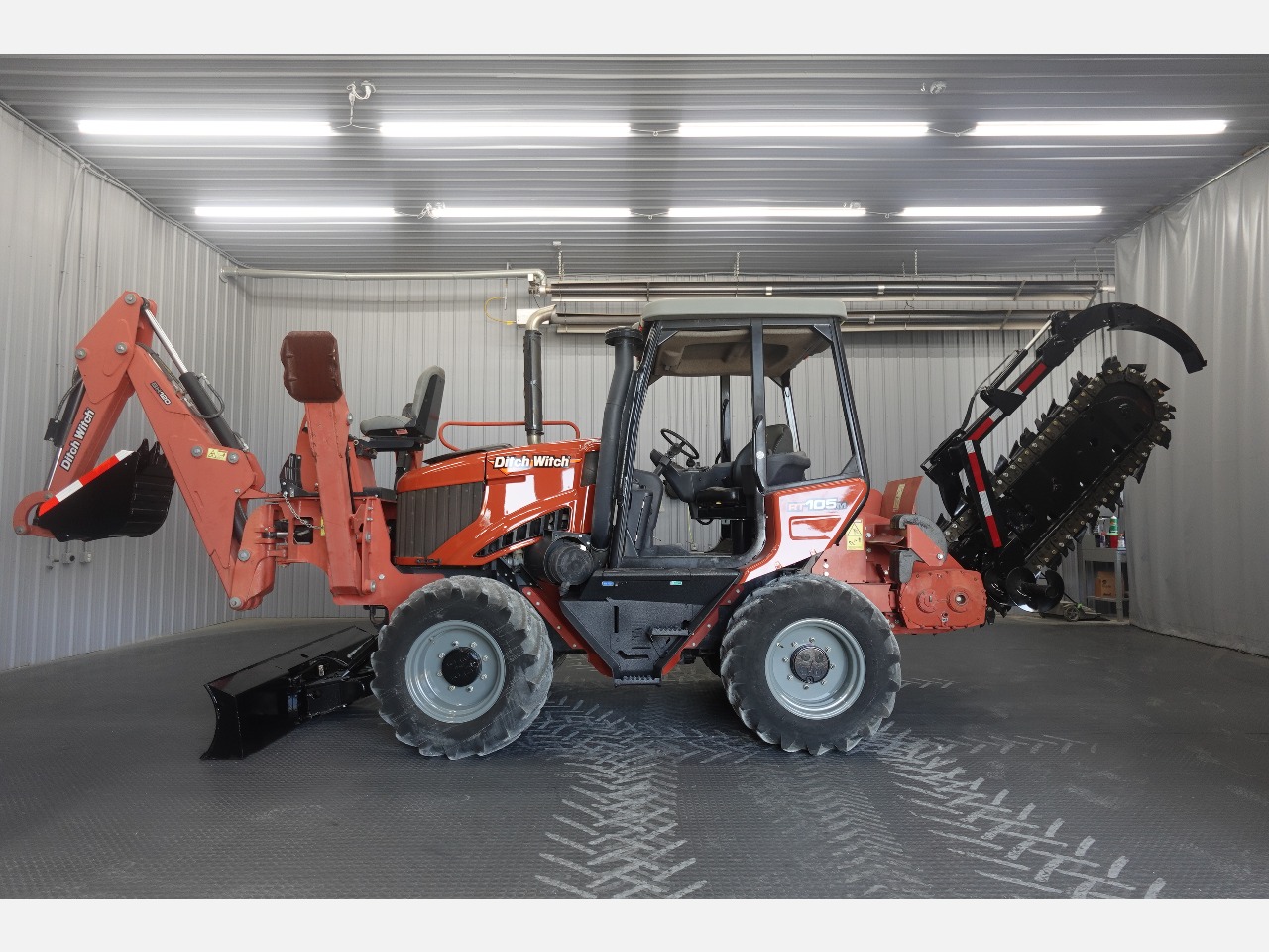 2017 DITCH WITCH RT105M Ride-On Trencher #1 2017 DITCH WITCH RT105M Ride-On Trencher #1