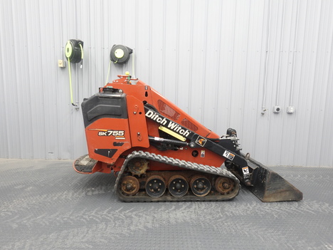 2013 DITCH WITCH SK755  #4990