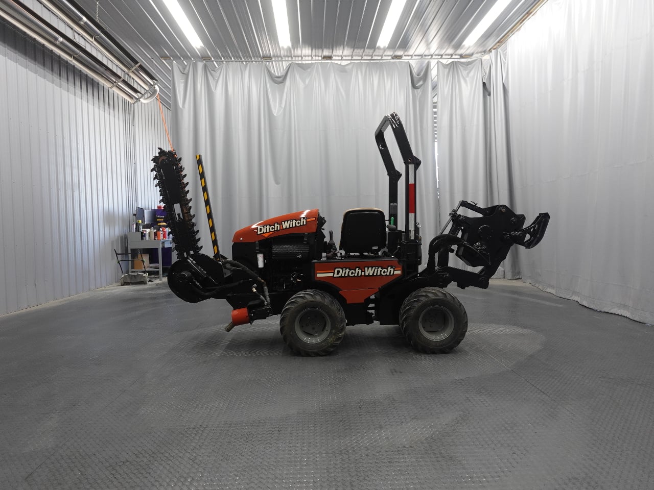 2007 DITCH WITCH 420SX Walk-Beside Trencher - Vibratory Plow #1 2007 DITCH WITCH 420SX Walk-Beside Trencher - Vibratory Plow #1