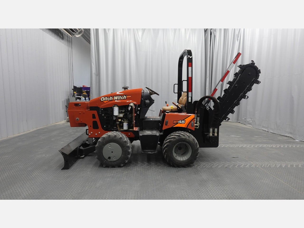 2015 DITCH WITCH rt45 Ride-On Trencher #1 2015 DITCH WITCH rt45 Ride-On Trencher #1