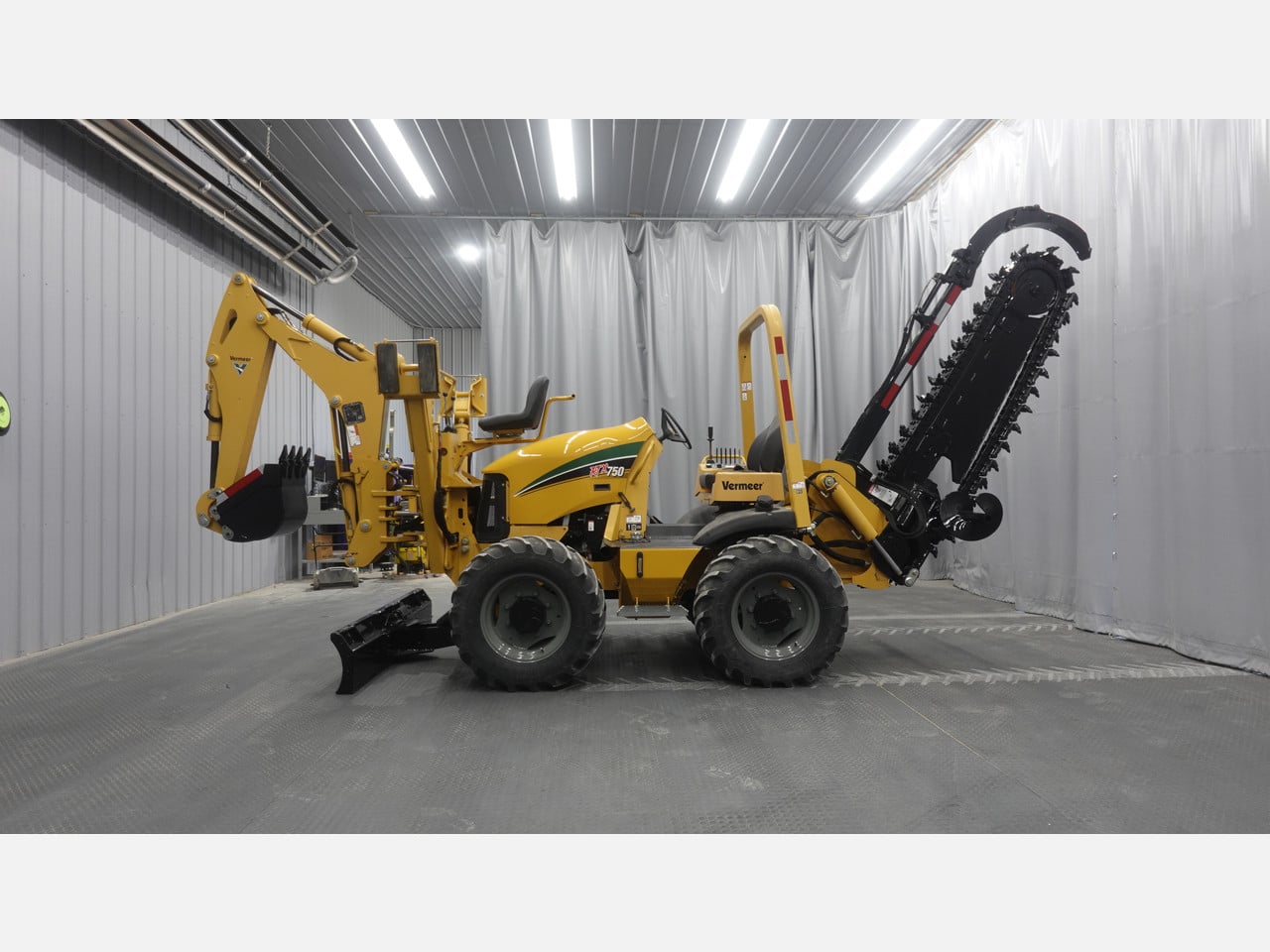 2013 VERMEER RTX750 Ride-On Trencher #1 2013 VERMEER RTX750 Ride-On Trencher #1
