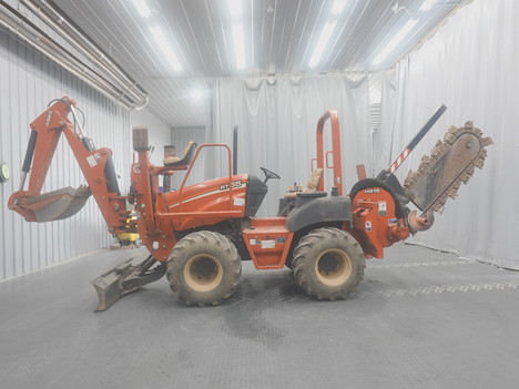 2004 DITCH WITCH RT55  #5111