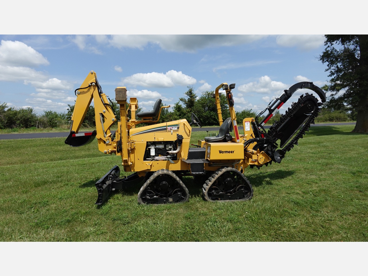 2016 VERMEER RTX450 Quad Ride-On Trencher #1 2016 VERMEER RTX450 Quad Ride-On Trencher #1
