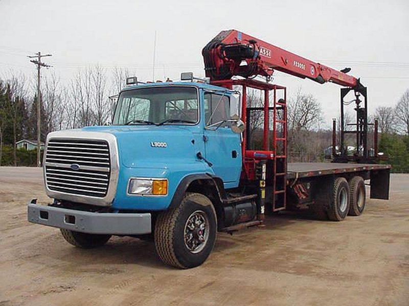 1995 FORD L9000 Crane Truck #1