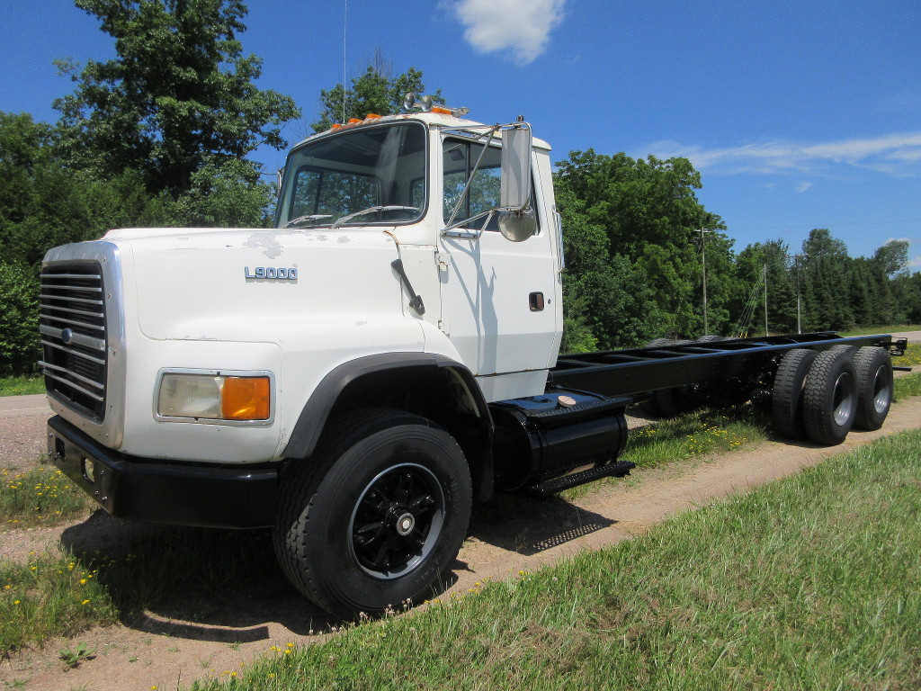 1994 FORD LTS9000 Cab Chassis Truck #1