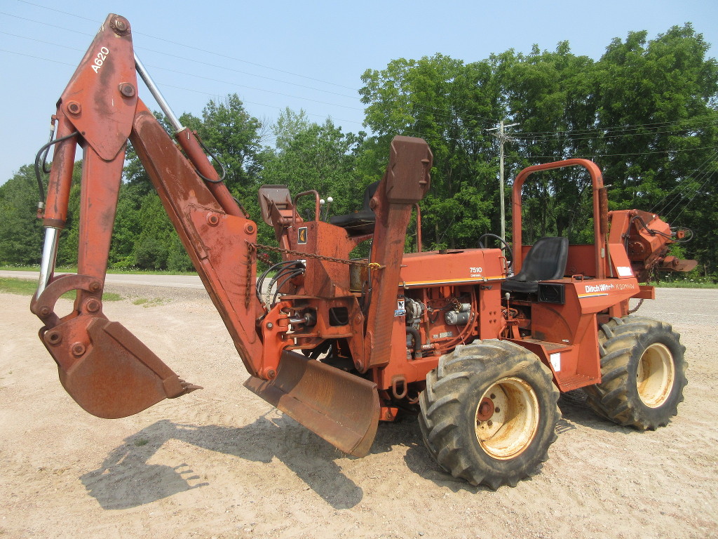  DITCH WITCH 7510 Trencher #1