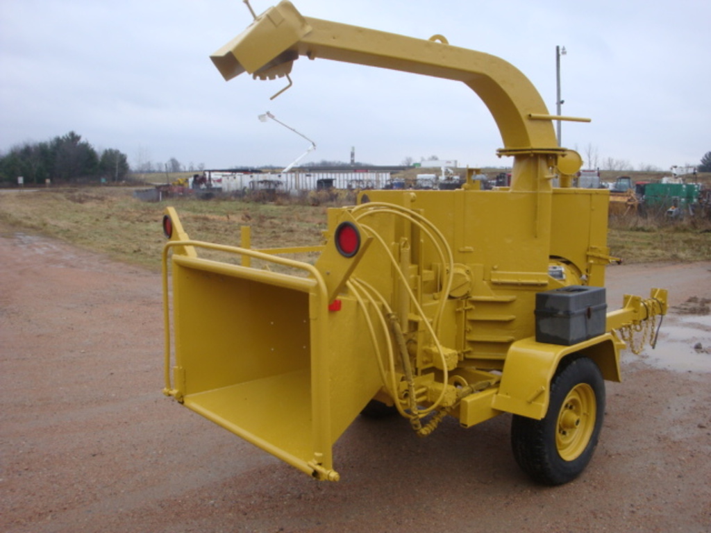Degree manual rotation with chip deflector. Non-current models, options  gauges, just wanting something when I cut firewood mostly. Shop confidence.