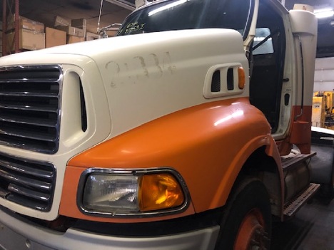 2001 STERLING 9500 Hood #3025