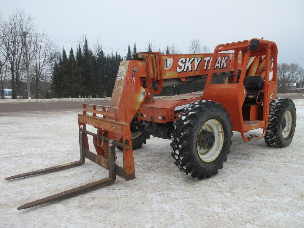  SKYTRAK 8042 Telescopic Forklift #1