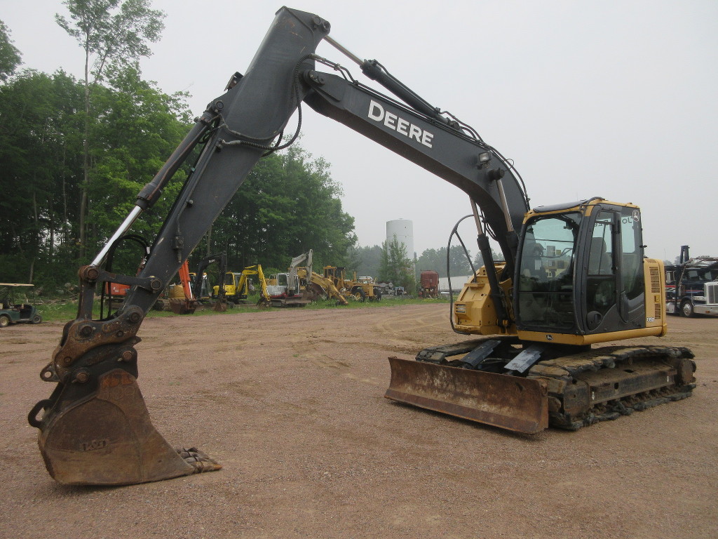 2012 JOHN DEERE FF135DX Crawler Excavator #1
