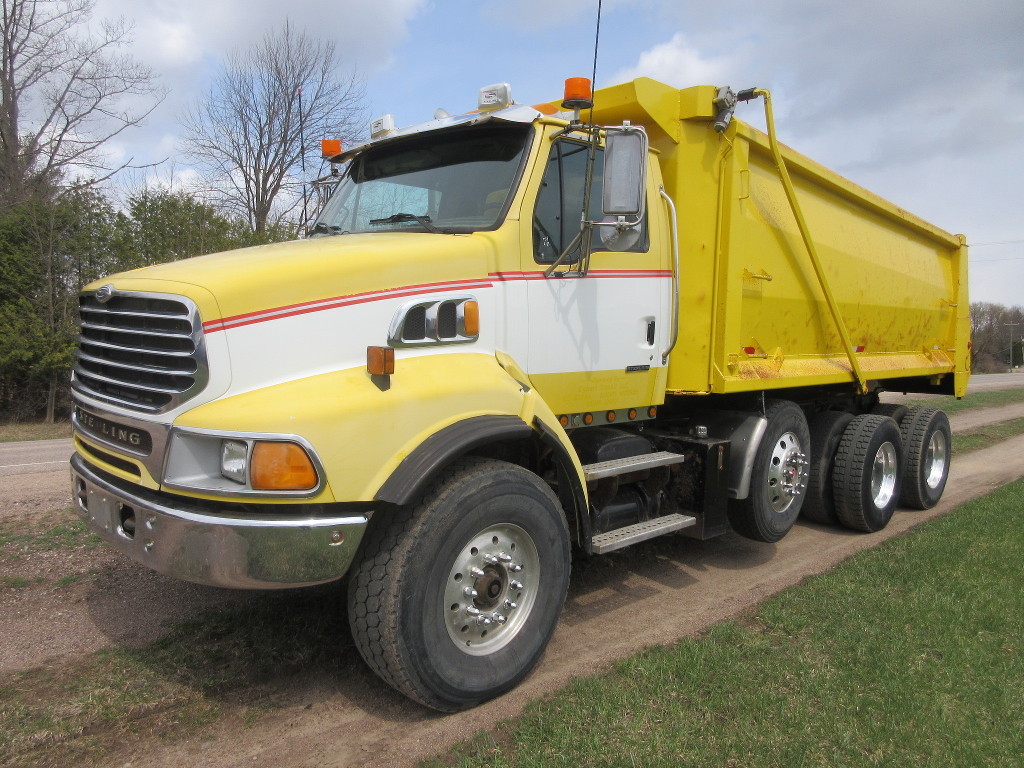 2005 STERLING LT9513 TRIAXLE DUMP TRUCK FOR SALE 3476