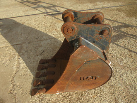 2014 B&D 24BD055B-1 Bucket #3798