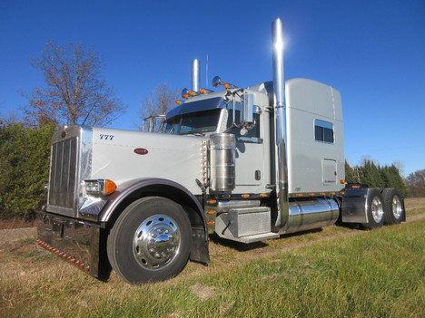 2007 PETERBILT 379 EXHD Sleeper #3986