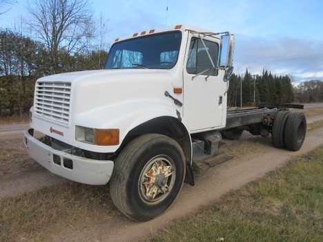 1992 INTERNATIONAL 4900 Cab Chassis Truck #3994