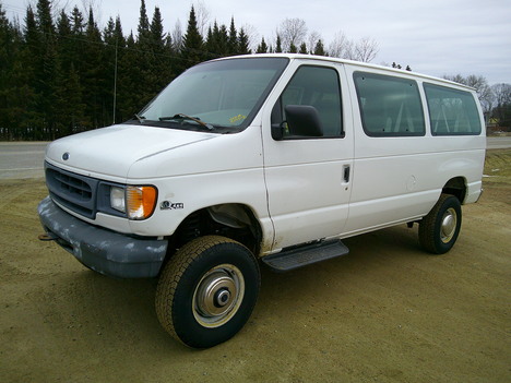 1999 FORD E350 SUPER DUTY Passenger Van #4023