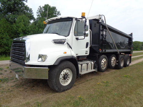 2013 FREIGHTLINER 114SD Dump Truck #4089