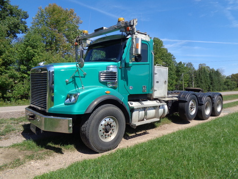 2019 FREIGHTLINER CD122084SDT  #4101