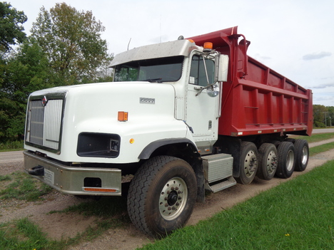 1999 INTERNATIONAL PAYSTAR 5000 Dump Truck #4102