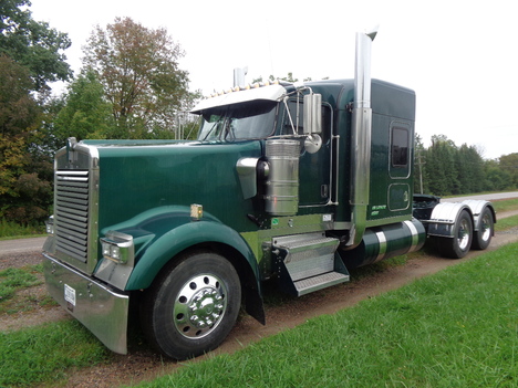 2005 KENWORTH W900L Sleeper #4104