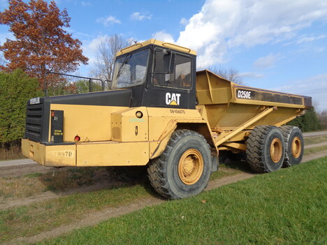 1997 CATERPILLAR D250E Off Highway Truck #4126